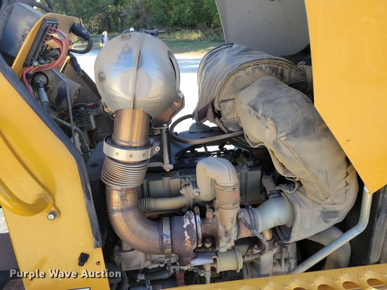 image for item LO9827 2017 Vermeer RTX750  trencher