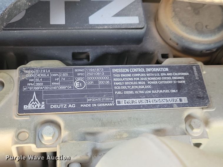 image for item LO9827 2017 Vermeer RTX750  trencher