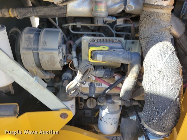 image for item LO9827 2017 Vermeer RTX750  trencher