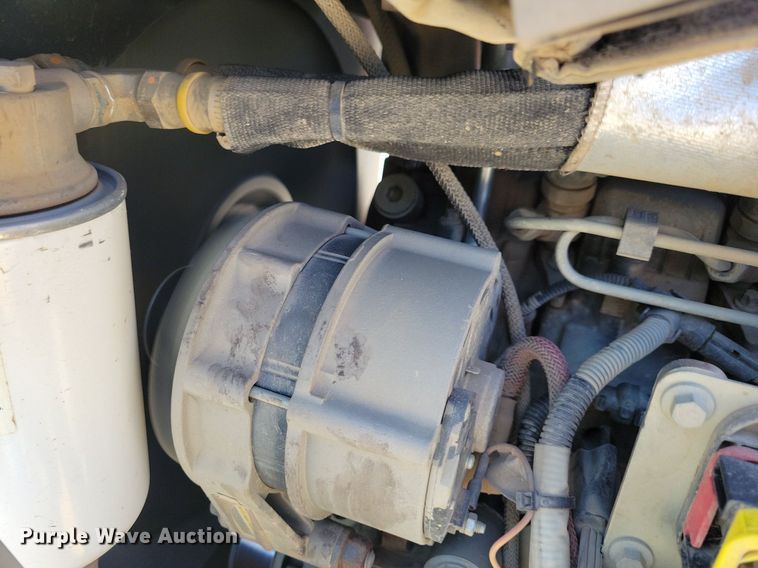 image for item LO9827 2017 Vermeer RTX750  trencher