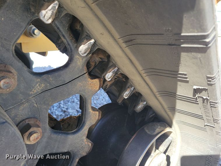 image for item LO9827 2017 Vermeer RTX750  trencher