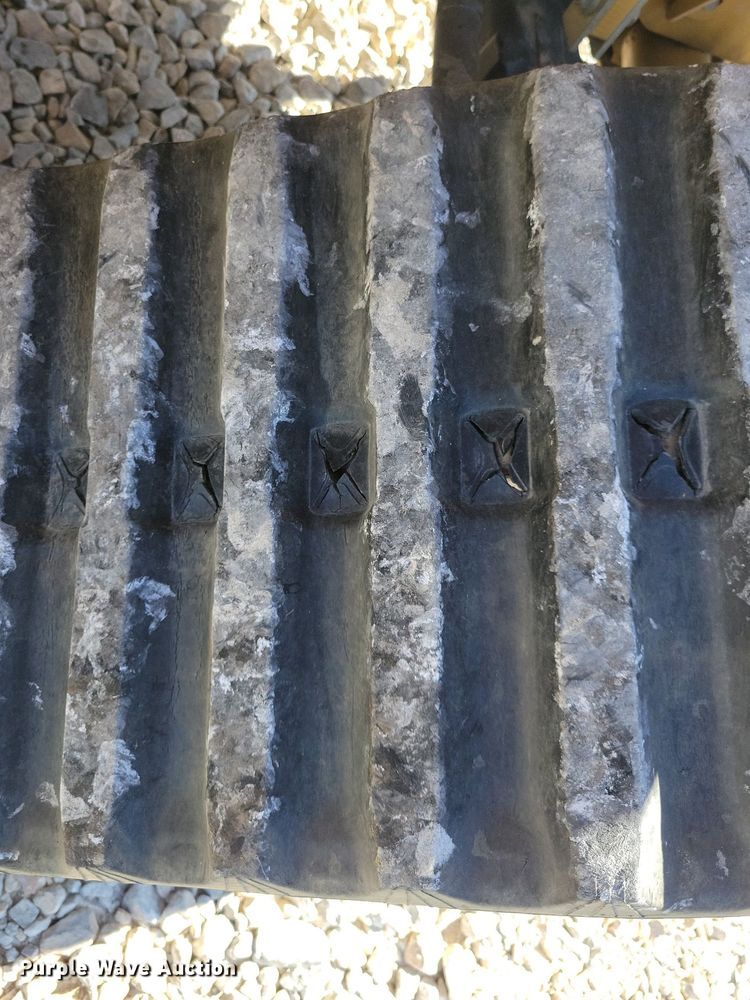 image for item LO9827 2017 Vermeer RTX750  trencher