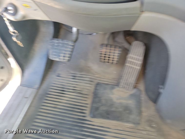 image for item LO9828 2005 Freightliner Columbia  semi truck