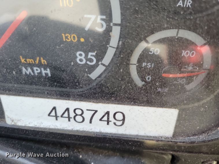 image for item LO9828 2005 Freightliner Columbia  semi truck