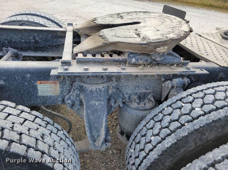 image for item LO9829 2014 Freightliner  Cascadia semi truck