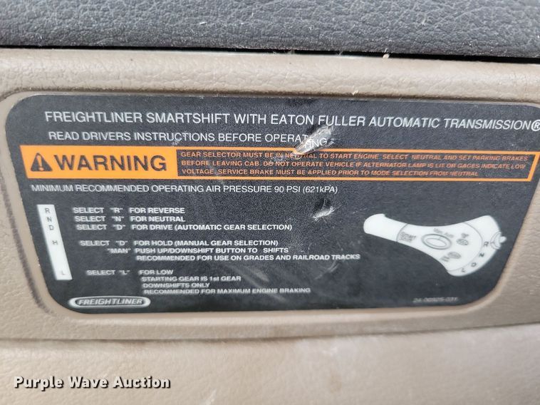 image for item LO9829 2014 Freightliner  Cascadia semi truck