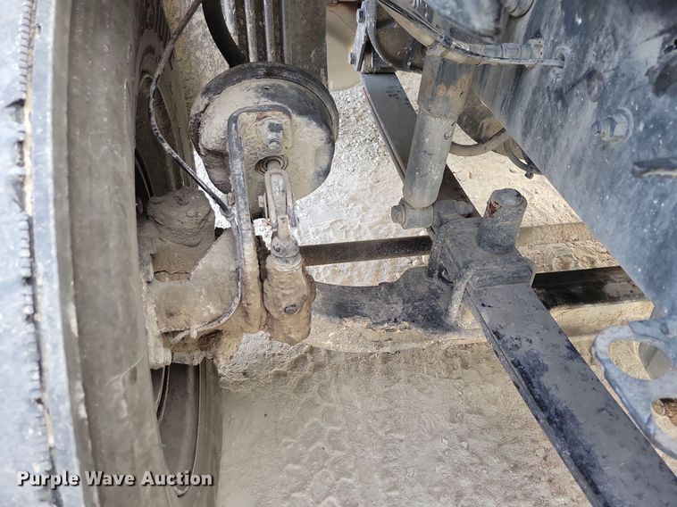 image for item LO9829 2014 Freightliner  Cascadia semi truck