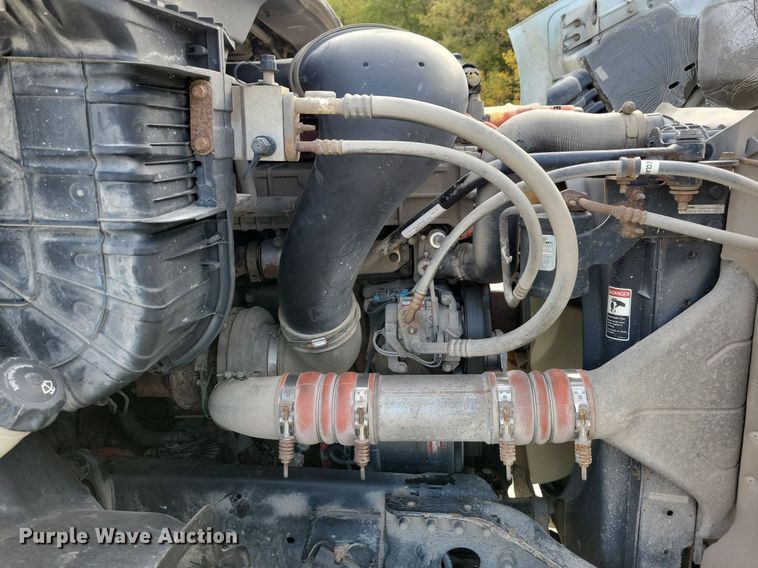 image for item LO9829 2014 Freightliner  Cascadia semi truck