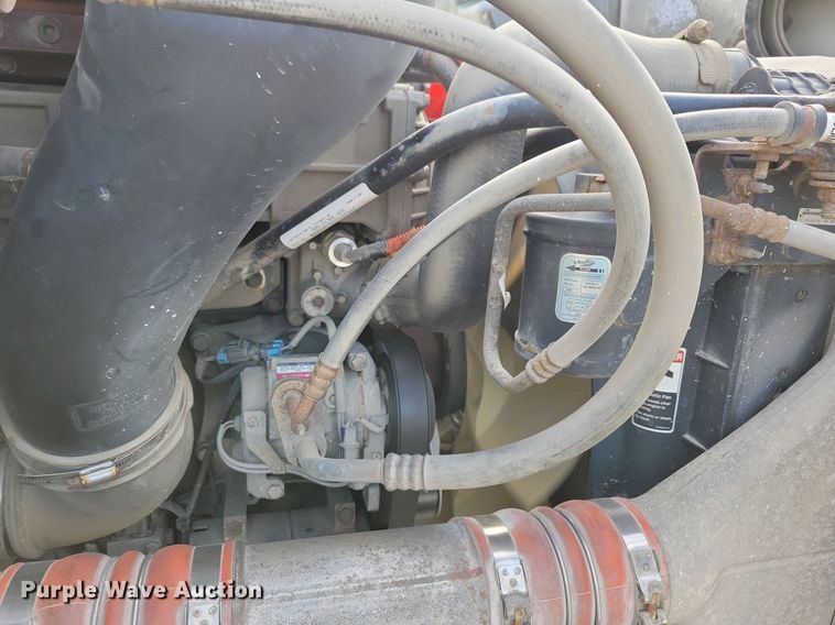 image for item LO9829 2014 Freightliner  Cascadia semi truck