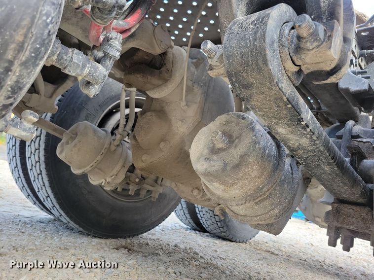 image for item LO9829 2014 Freightliner  Cascadia semi truck