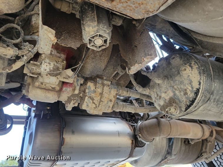 image for item LO9829 2014 Freightliner  Cascadia semi truck