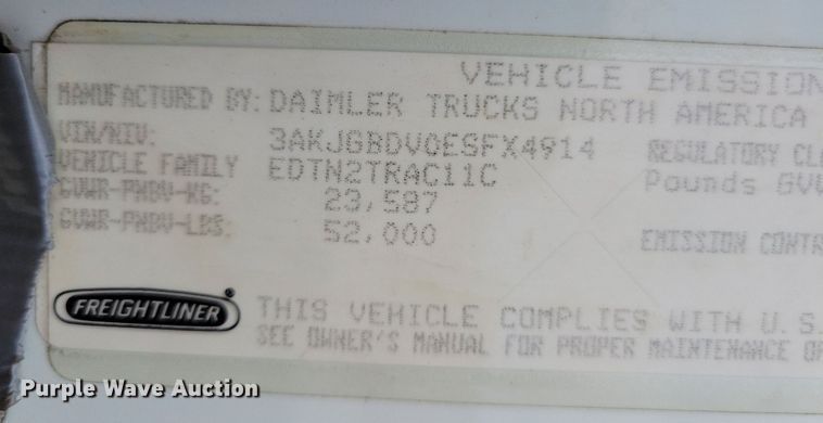 image for item LO9829 2014 Freightliner  Cascadia semi truck