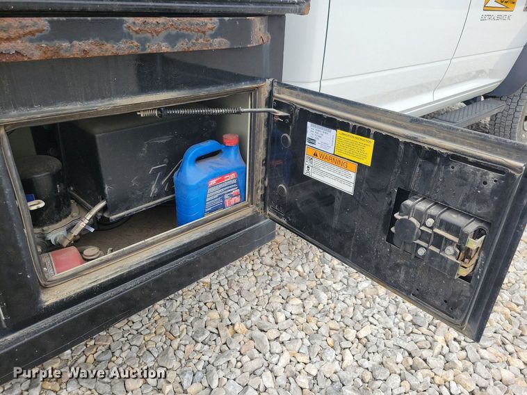 image for item LO9830 2014 Dodge Ram 5500  flatbed truck