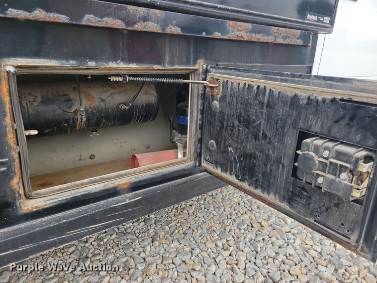 image for item LO9830 2014 Dodge Ram 5500  flatbed truck