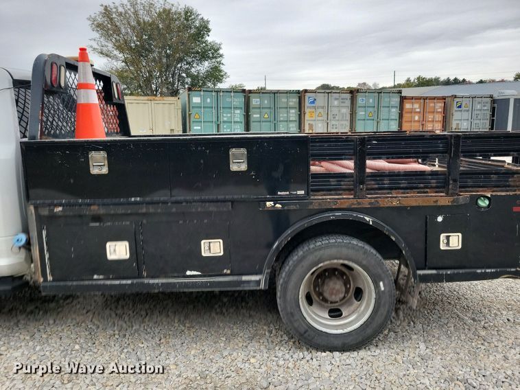 image for item LO9830 2014 Dodge Ram 5500  flatbed truck