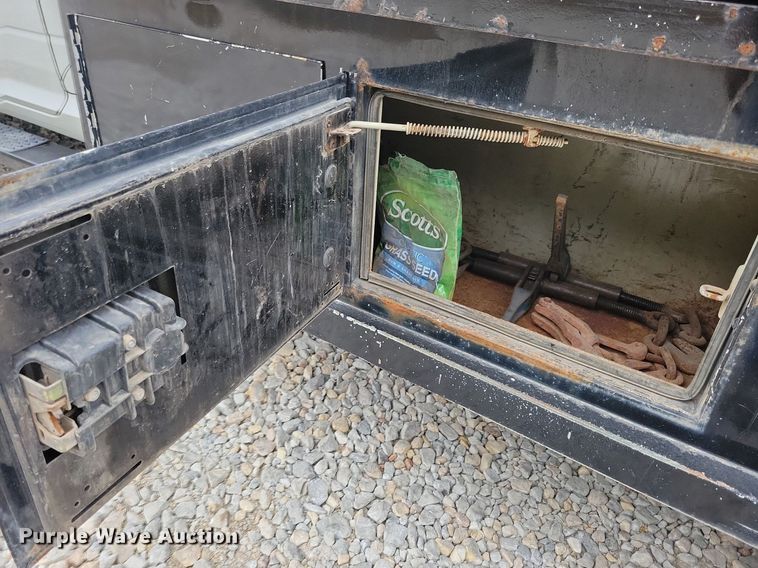 image for item LO9830 2014 Dodge Ram 5500  flatbed truck