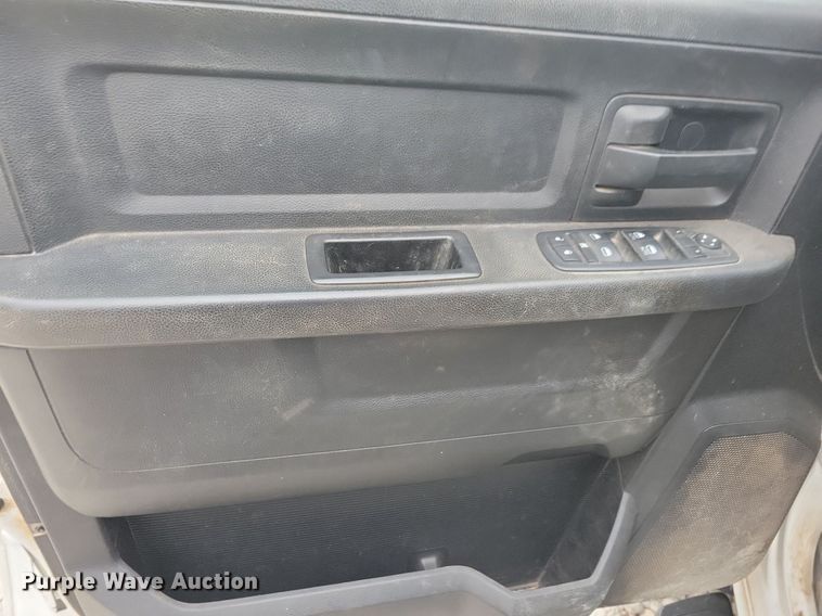 image for item LO9830 2014 Dodge Ram 5500  flatbed truck