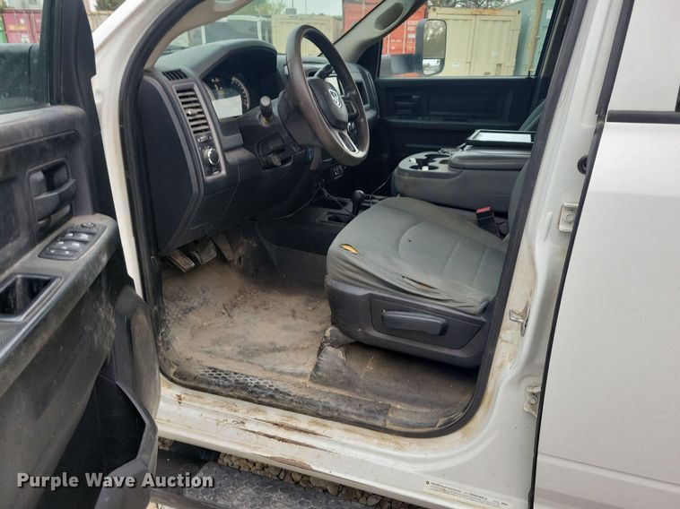 image for item LO9830 2014 Dodge Ram 5500  flatbed truck