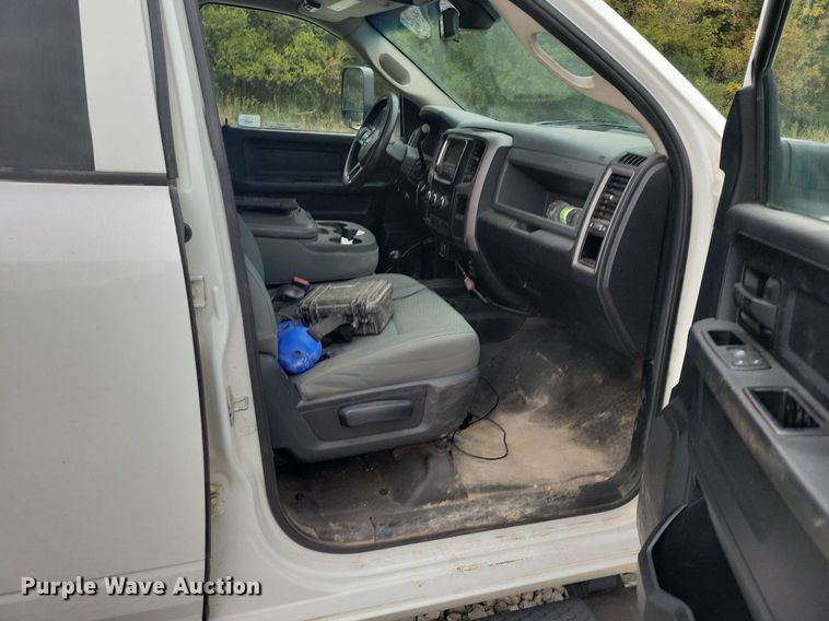 image for item LO9830 2014 Dodge Ram 5500  flatbed truck