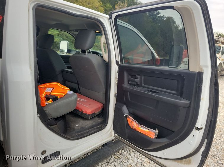 image for item LO9830 2014 Dodge Ram 5500  flatbed truck