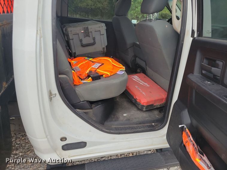 image for item LO9830 2014 Dodge Ram 5500  flatbed truck