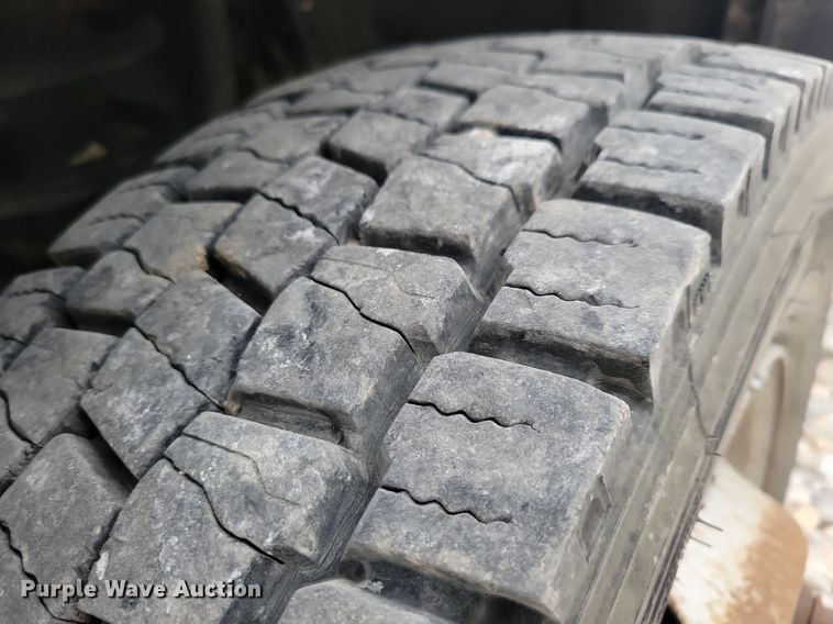 image for item LO9830 2014 Dodge Ram 5500  flatbed truck