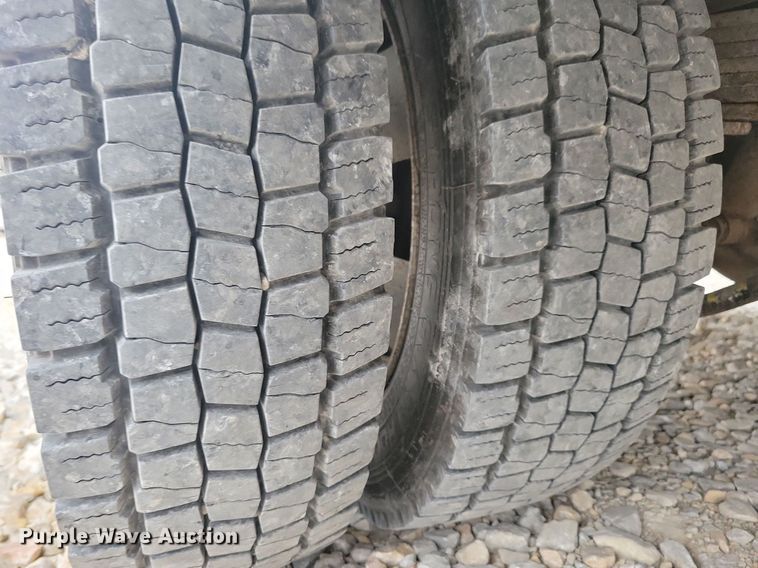 image for item LO9830 2014 Dodge Ram 5500  flatbed truck