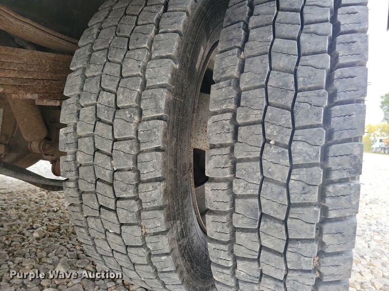 image for item LO9830 2014 Dodge Ram 5500  flatbed truck