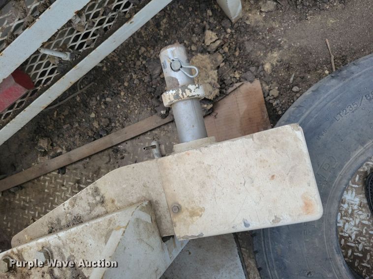 image for item LO9831 2001 International 4800  digger derrick truck