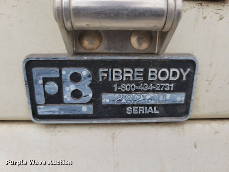 image for item LO9831 2001 International 4800  digger derrick truck