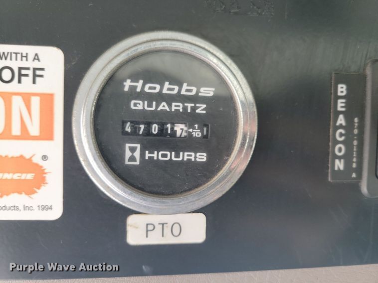 image for item LO9831 2001 International 4800  digger derrick truck