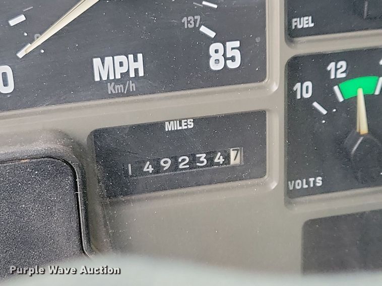 image for item LO9831 2001 International 4800  digger derrick truck