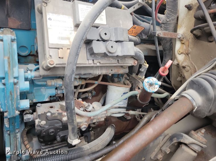 image for item LO9831 2001 International 4800  digger derrick truck