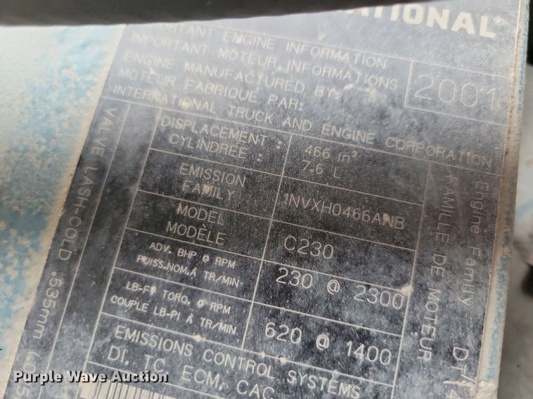 image for item LO9831 2001 International 4800  digger derrick truck