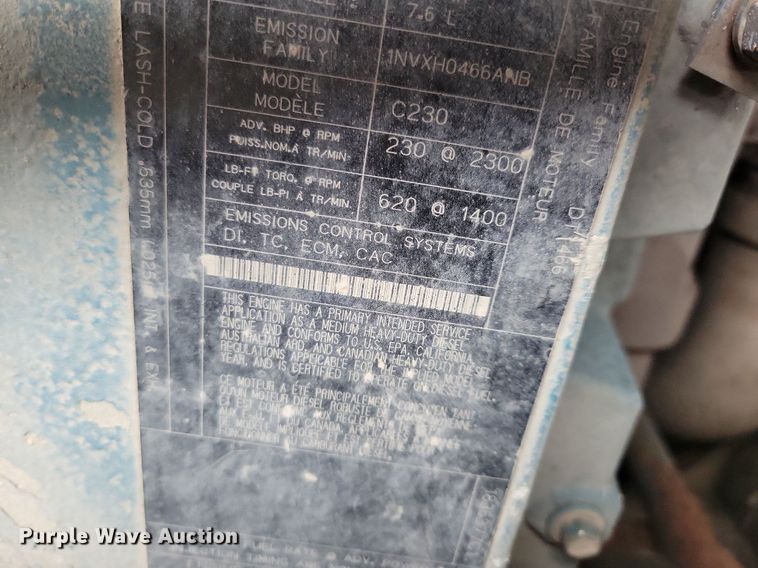 image for item LO9831 2001 International 4800  digger derrick truck