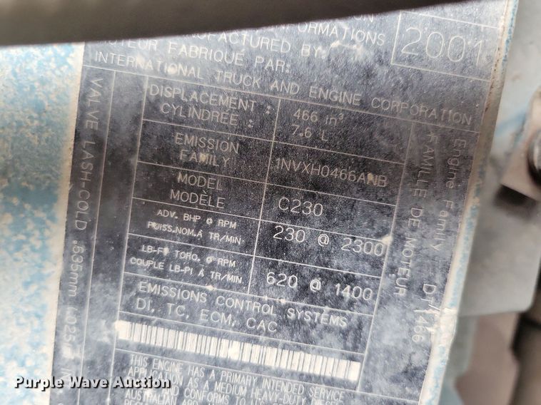 image for item LO9831 2001 International 4800  digger derrick truck