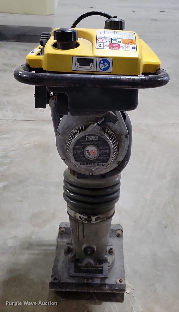 image for item LO9833 Wacker Neuson BS60-2i  plate compactor