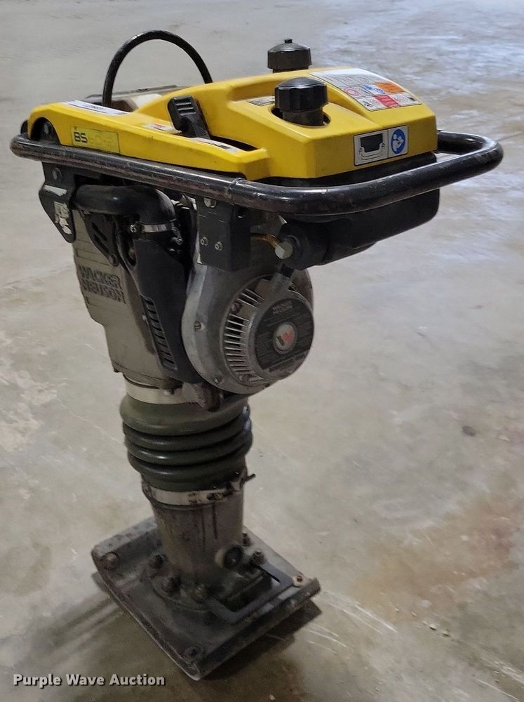 image for item LO9833 Wacker Neuson BS60-2i  plate compactor