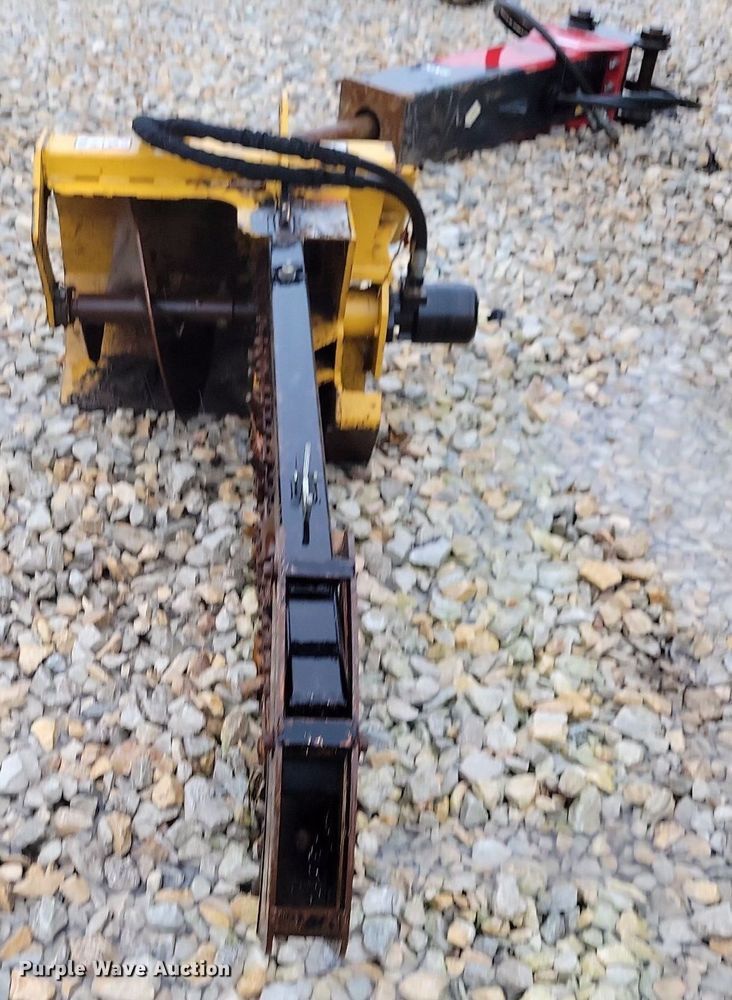 image for item LO9838 2016 Vermeer STR48  compact utility loader trencher