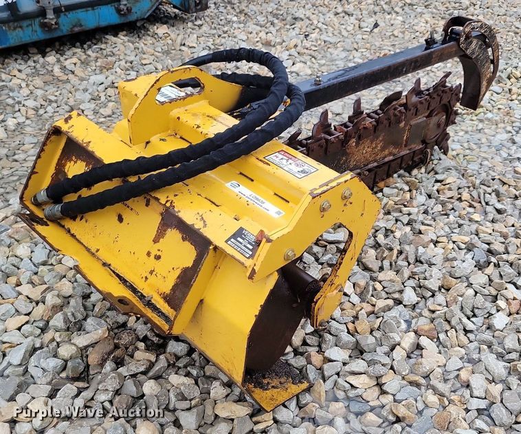 image for item LO9838 2016 Vermeer STR48  compact utility loader trencher