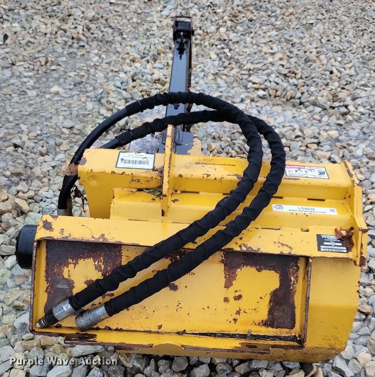 image for item LO9838 2016 Vermeer STR48  compact utility loader trencher