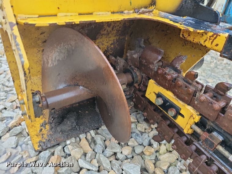 image for item LO9838 2016 Vermeer STR48  compact utility loader trencher