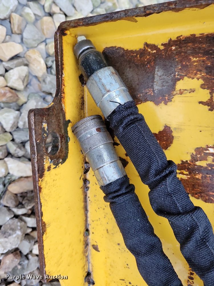 image for item LO9838 2016 Vermeer STR48  compact utility loader trencher