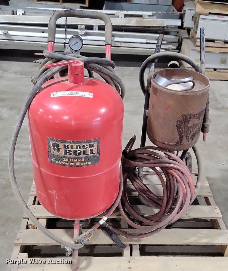 image for item LO9839 Black Bull  sand blaster