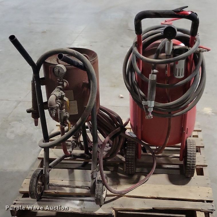 image for item LO9839 Black Bull  sand blaster