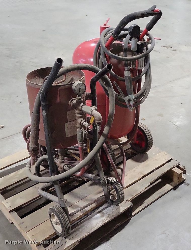 image for item LO9839 Black Bull  sand blaster