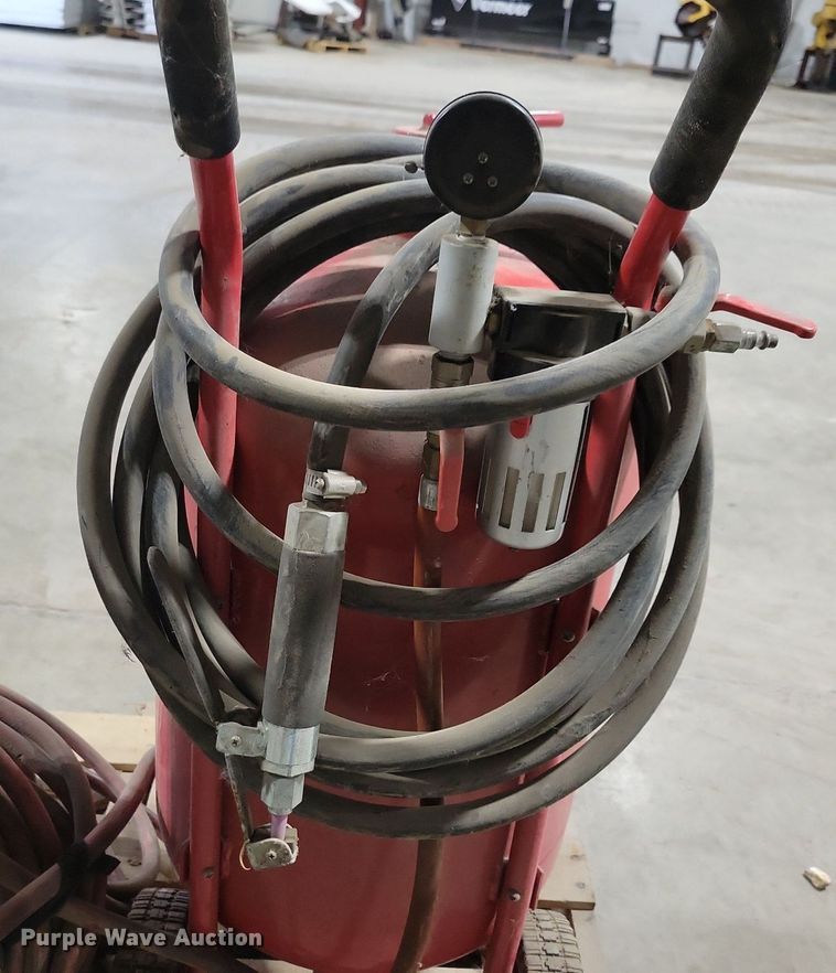 image for item LO9839 Black Bull  sand blaster