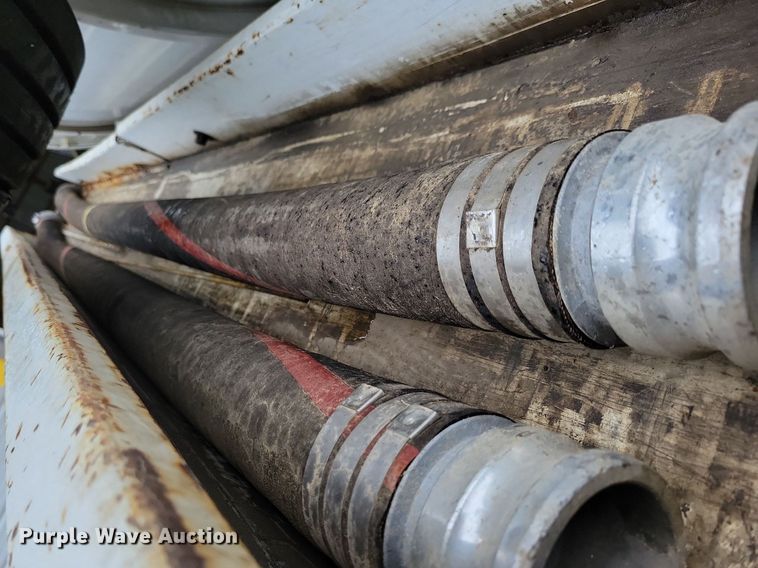 image for item LO9840 2000  Sterling L7500  vacuum truck