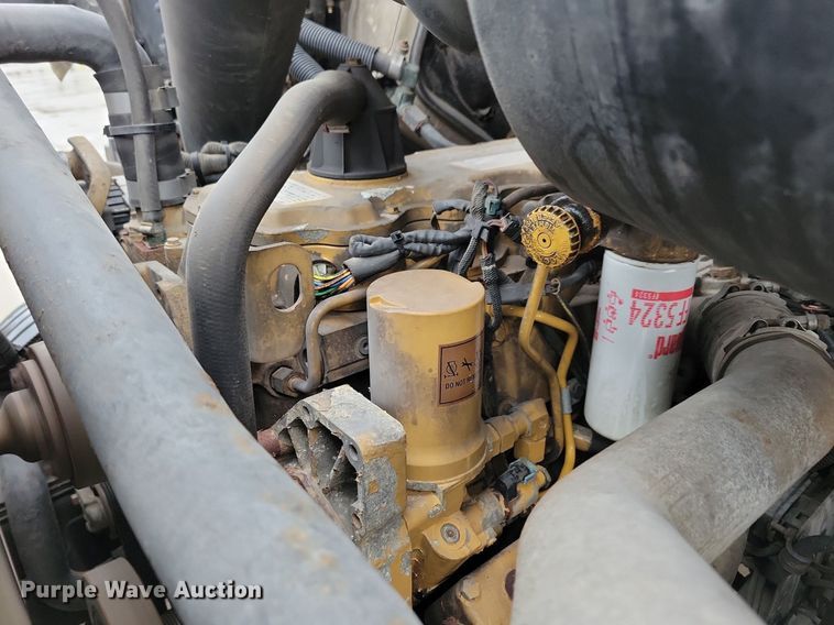 image for item LO9840 2000  Sterling L7500  vacuum truck