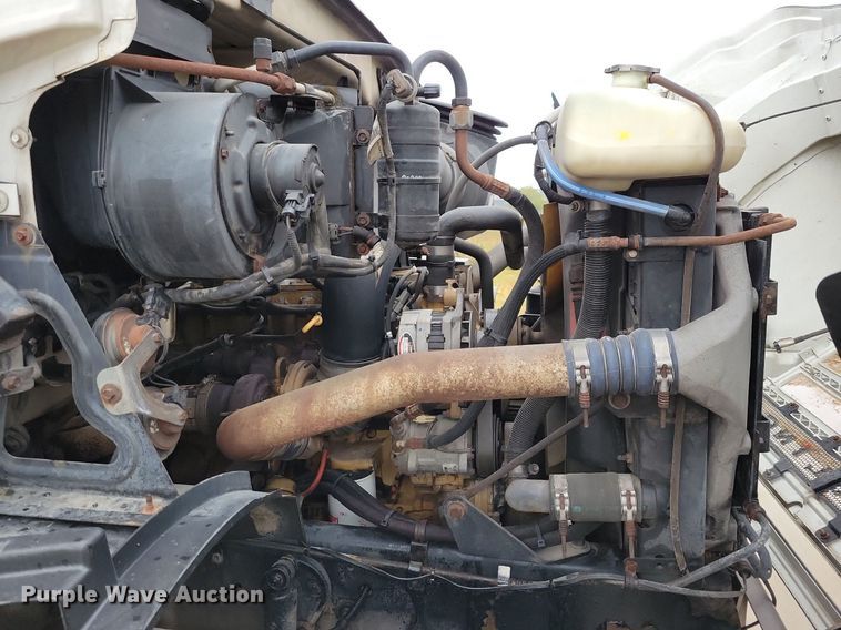 image for item LO9840 2000  Sterling L7500  vacuum truck